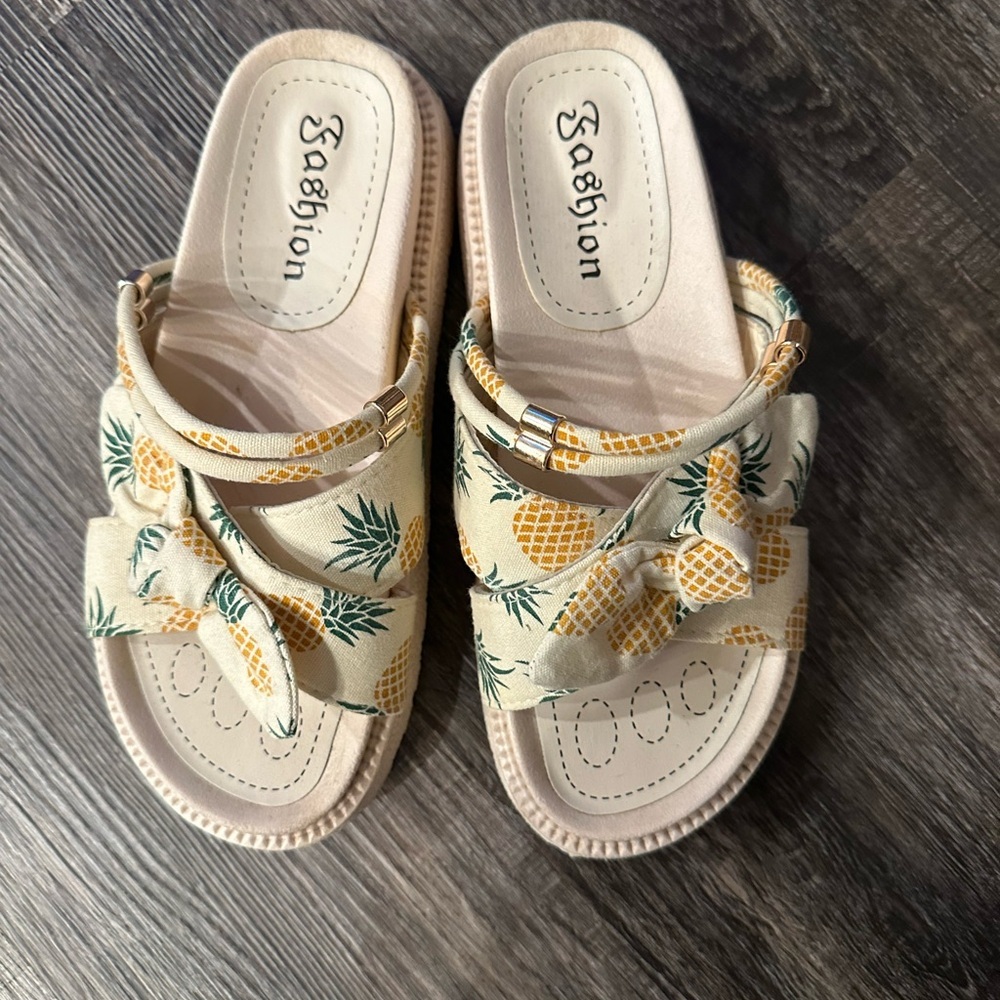 Pineapple Print Women's Sandals - Picture 4 of 6